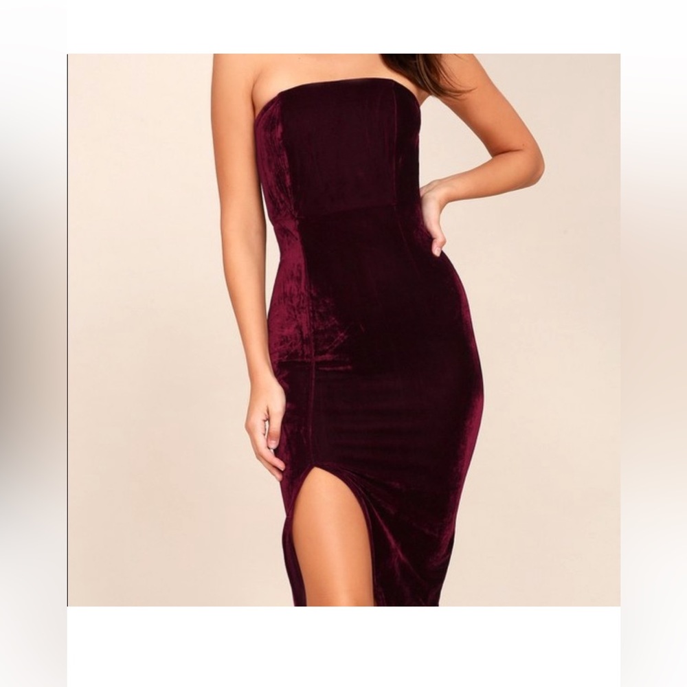 Lulu’s cranberry velvet dress with corset strapless and slit in the front Sm
